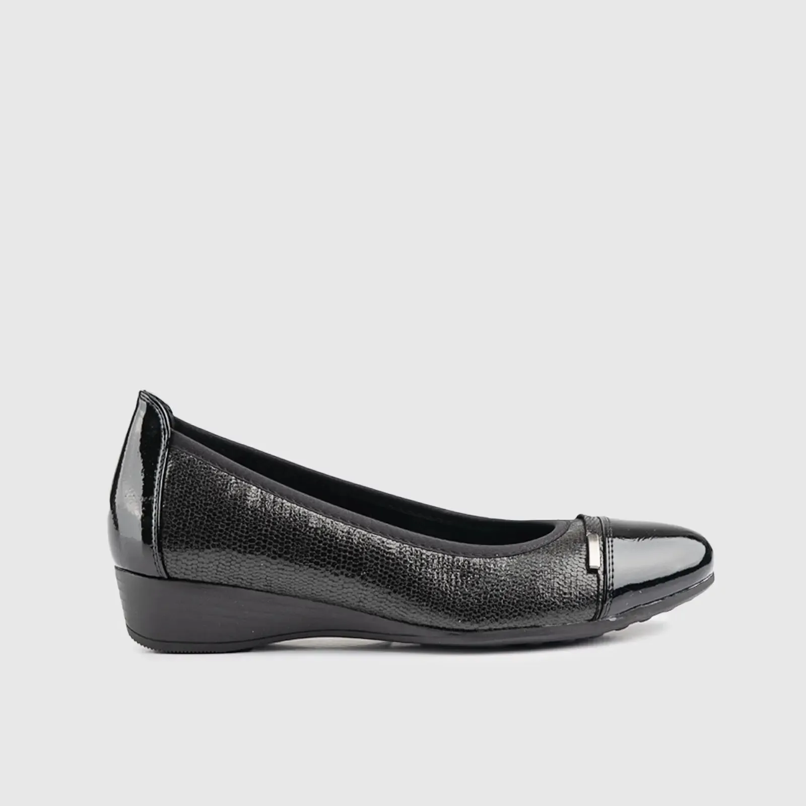 Soft Style Rishi Wedge Black 00217