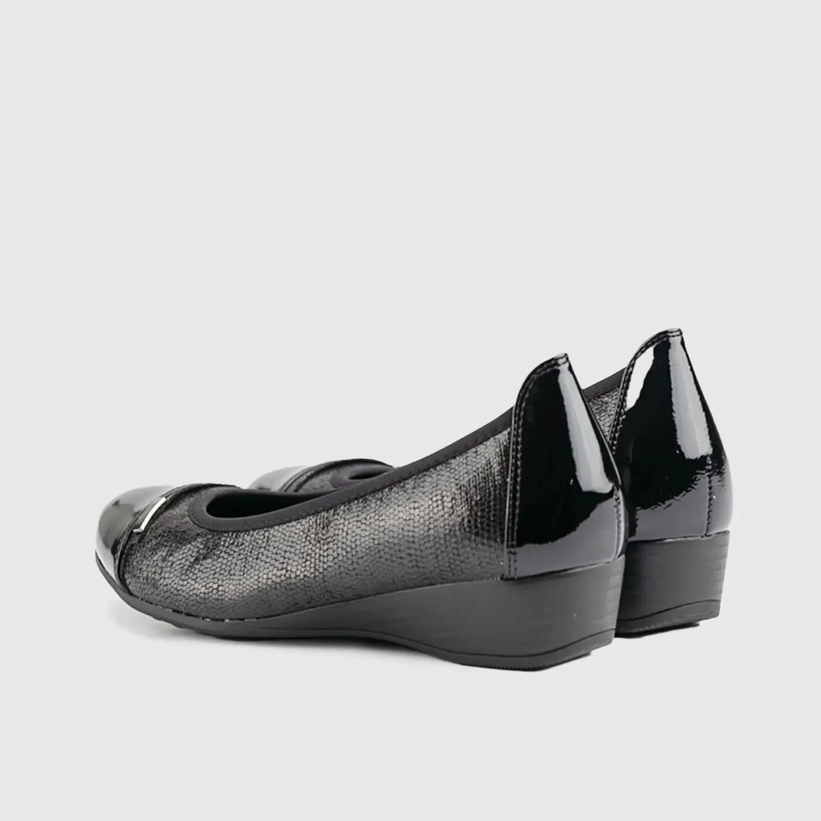 Soft Style Rishi Wedge Black 00217